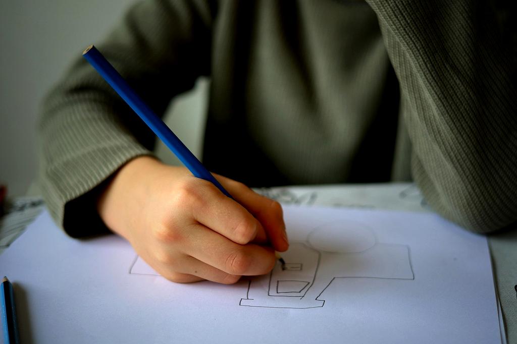 Kurs podstaw rysunku przedstawiający szkic ołówkiem