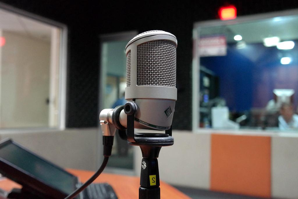 Nowoczesne studio artystyczne z narzędziami do rysowania